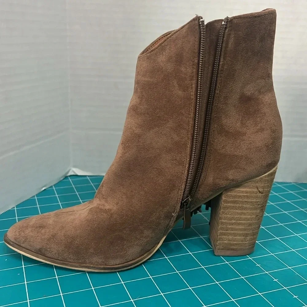Beautiful Carmel Brown leather Suede Fringe boots Beast Fashion for the Buckle